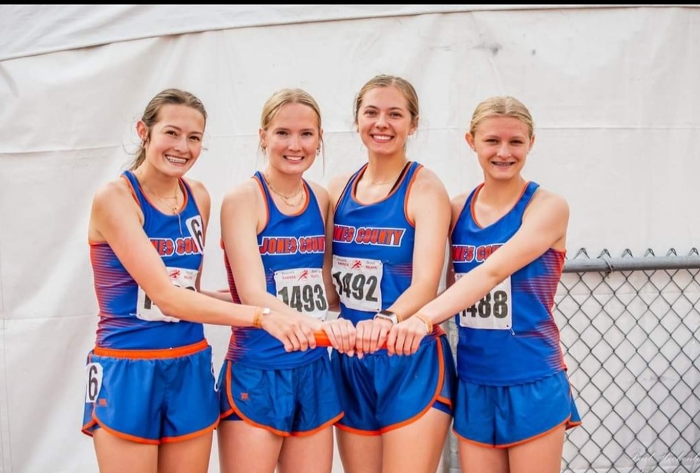 New School Record for the Girls 1600 Sprint Medley Relay! Jones
